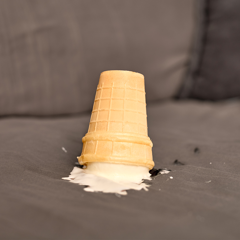 Eiscreme Fleck auf Sofa